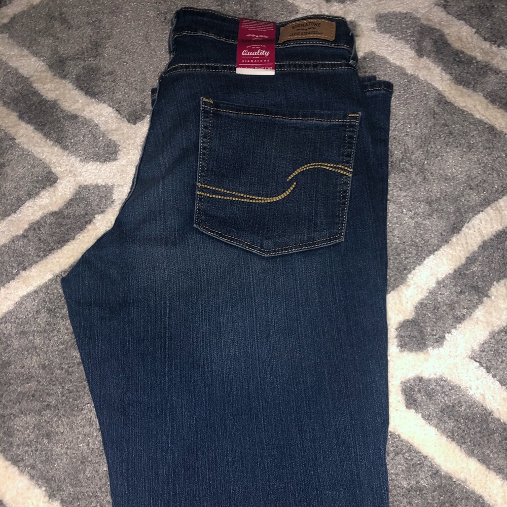 Levi Jeans! Brand new with tags! Size 14S Misses